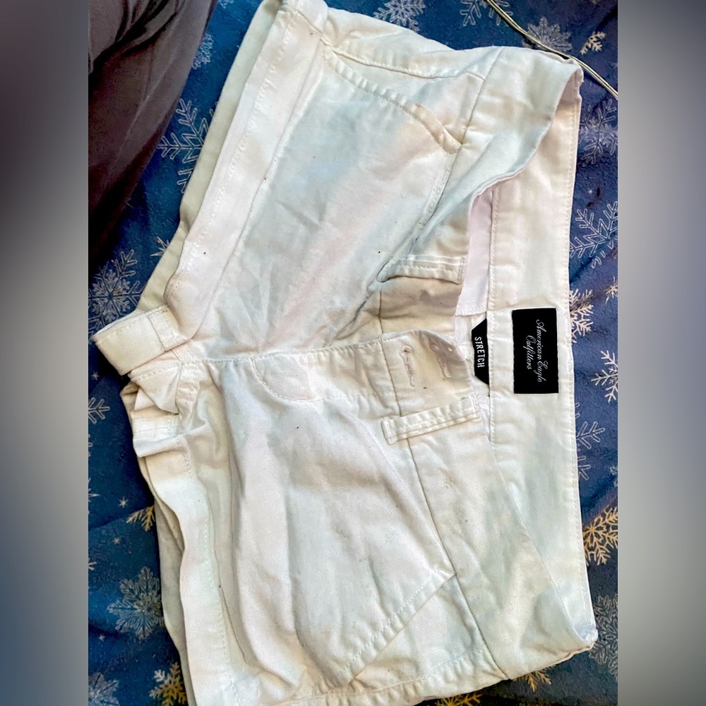 White American eagle shorts